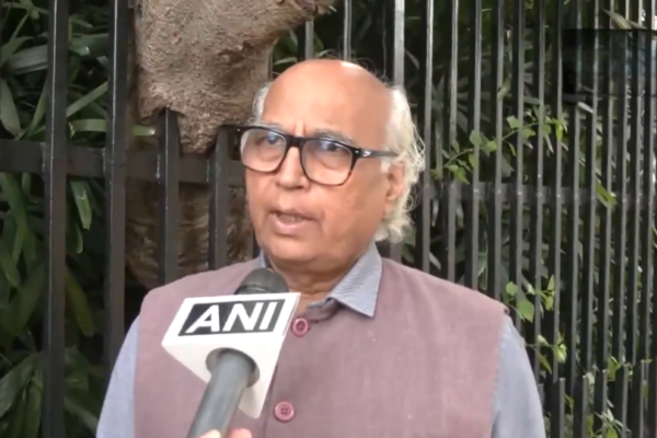 Former PM Atal Bihari Vajpayee’s political advisor Sudheendra Kulkarni expresses happiness over LK Advani being awarded Bharat Ratna.