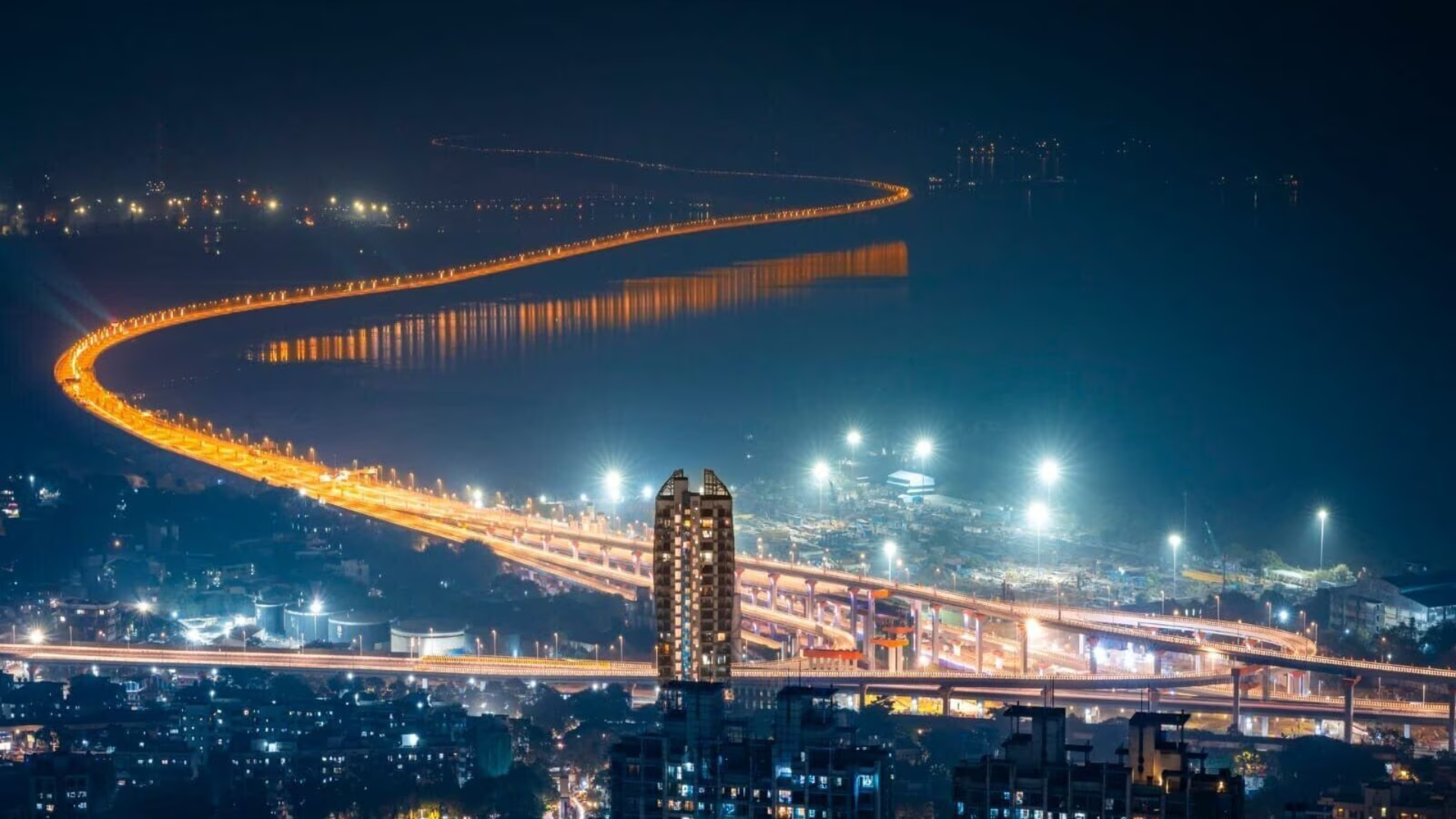 Mumbai's first bus service on Atal Setu begins operations.