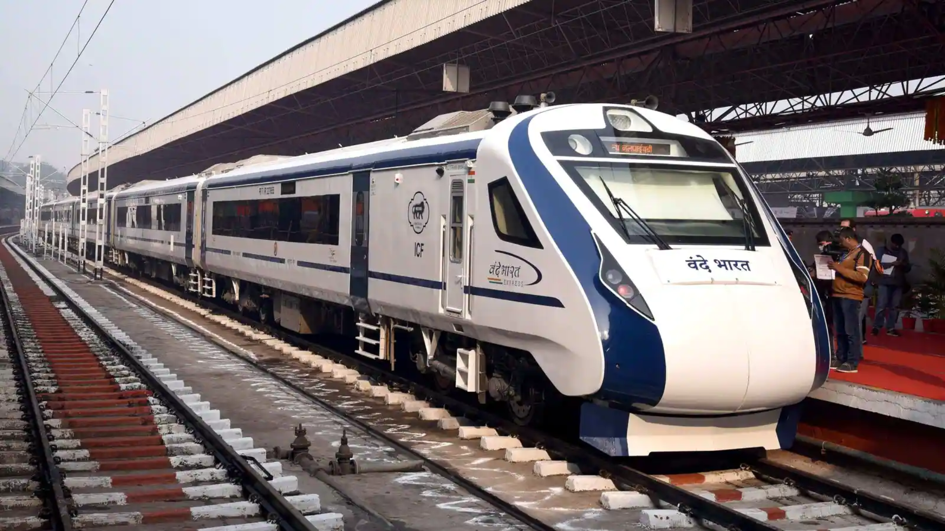 Vande Bharat Trains to Connect Mumbai, Pune and Shegaon by May 2024
